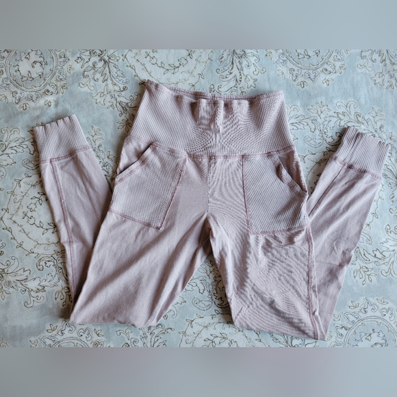 Like New. Workout/Lounge Jogger Leggings Bundle. Bally/Livi - Picture 11 of 11